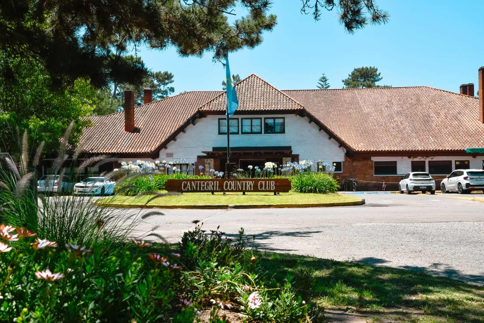 Fachada del Cantegril Country Club